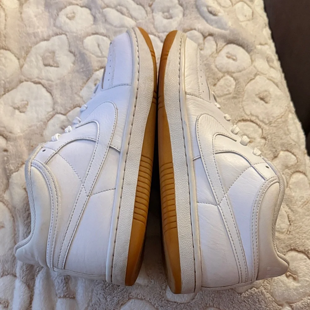 Nike White and Brown Men's Sneakers - Picture 3 of 3